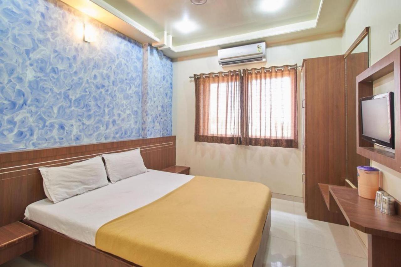 Hotel Jain Residency Shirdi Exteriör bild
