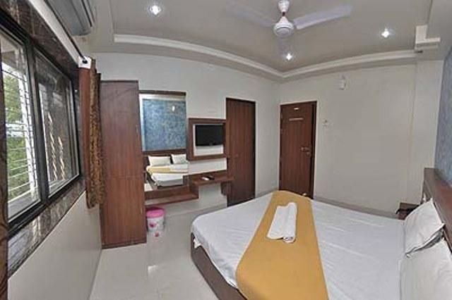 Hotel Jain Residency Shirdi Exteriör bild